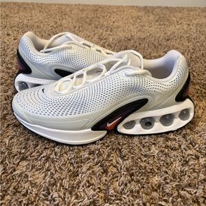 Nike Air Dn Max Sneakers